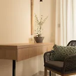 Krystalias Luxury Studio2 Apartment *