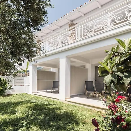 Appartement Krystalias Luxury Studio2 *